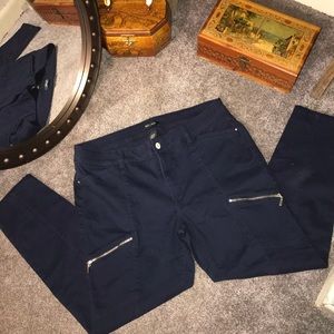 White House/ Black Market —-Navy blue Capris